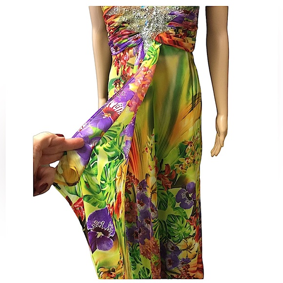 Cache Tropical Print One Shoulder Gown. B5 - Picture 6 of 9